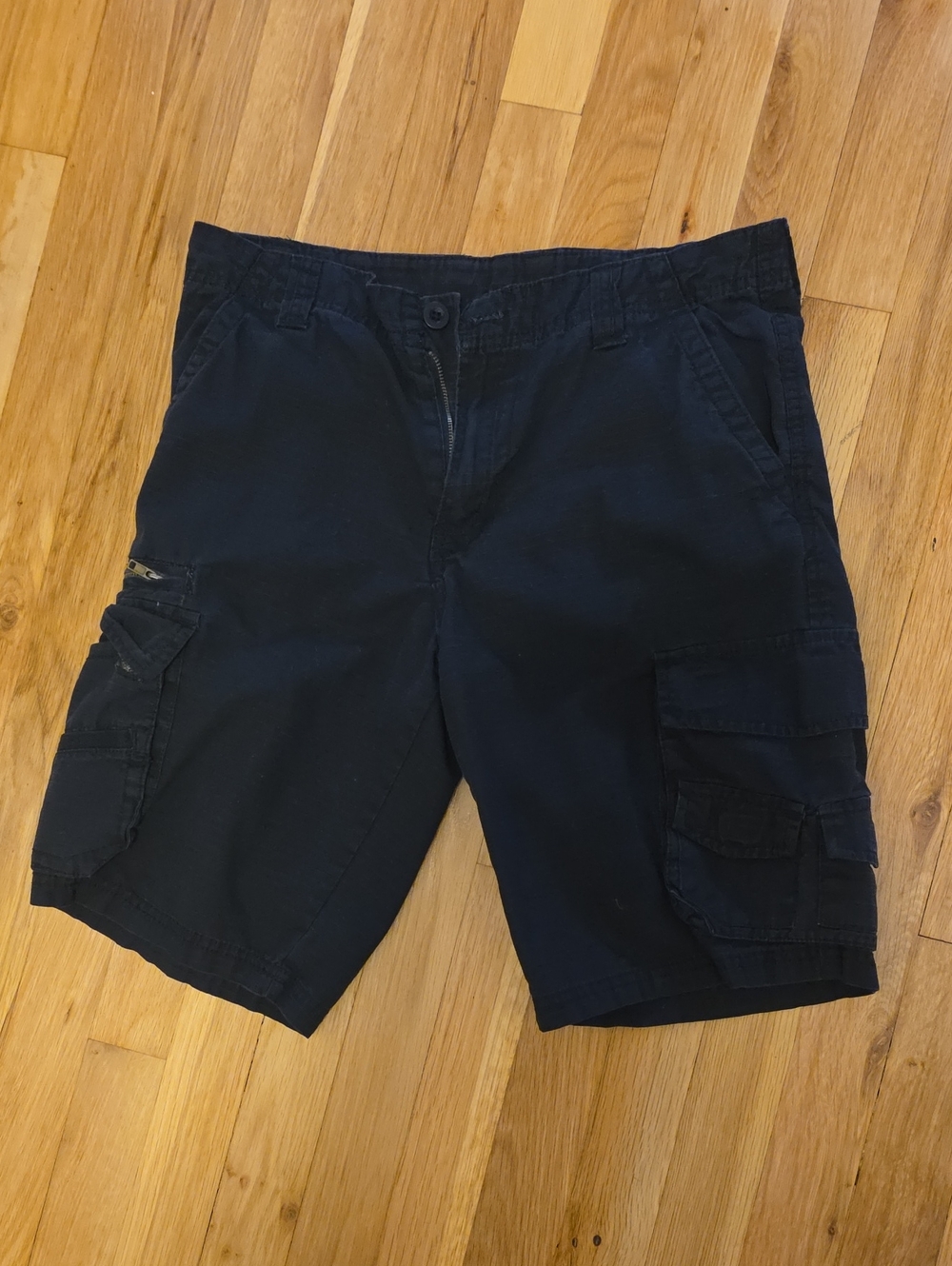 Men's Black Cargo Shorts with Multiple Utility Pockets